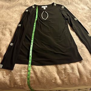 🌈💥BEAUTIFUL J.RIBKOFF SZ 10 BLK TOP WITH SEQUINS ON SHOULDER FRONT & SLEEVES